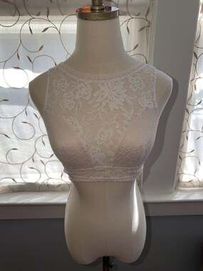 Victoria's Secret Cream Lace High Neck Bralette Size M